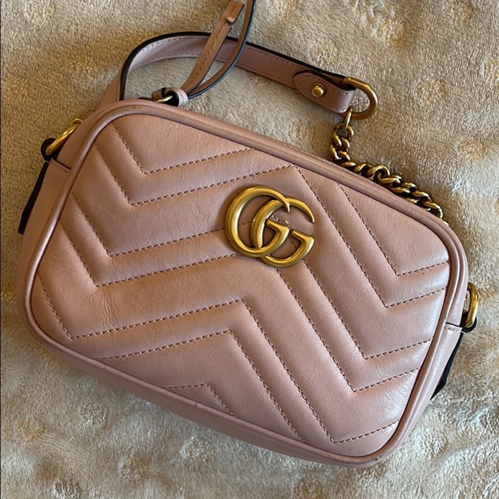 Pink Gucci GG Marmont small matelassé shoulder bag